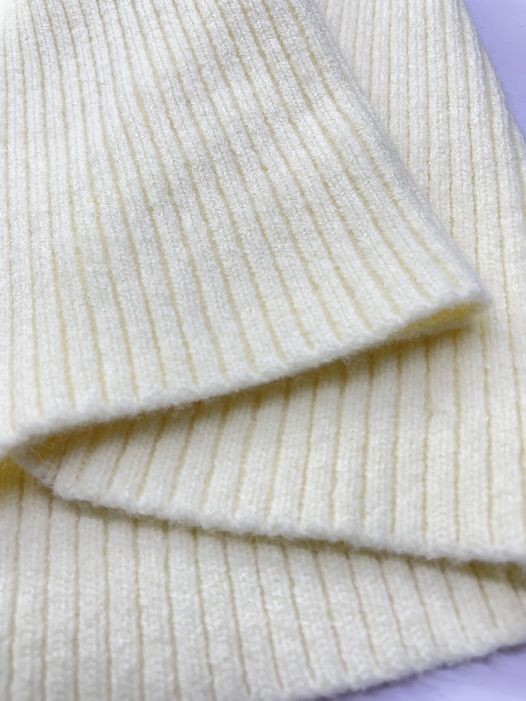 Elegante witte trui-jack voor dames - Chic V-hals, lange mouw, knoopontwerp met geribbelde details, stretchstof, perfect voor casual of formele gelegenheden