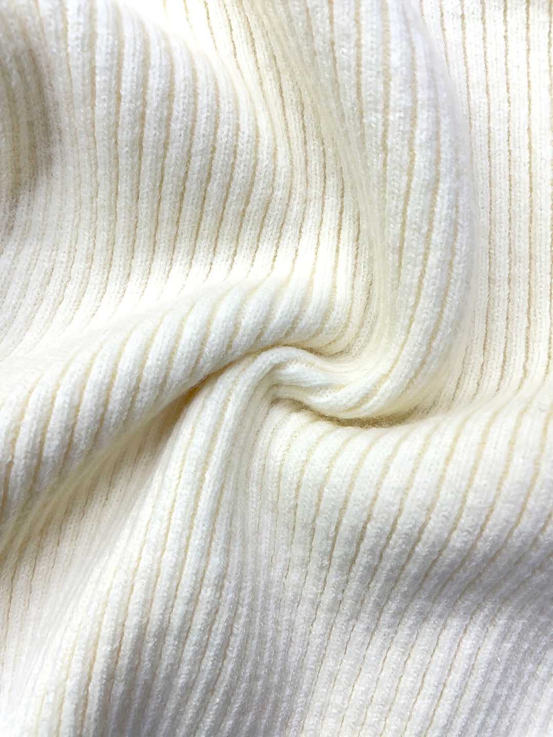 Elegante witte trui-jack voor dames - Chic V-hals, lange mouw, knoopontwerp met geribbelde details, stretchstof, perfect voor casual of formele gelegenheden